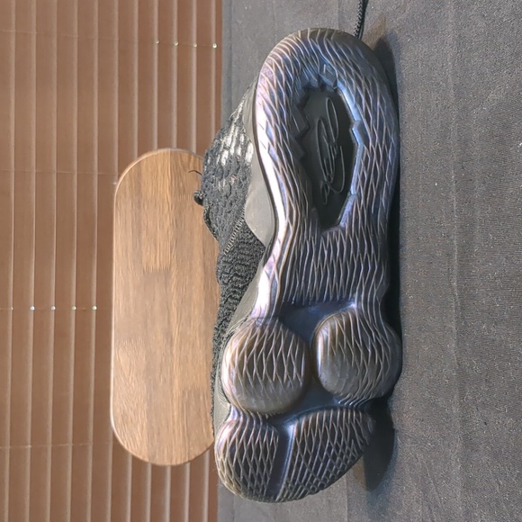 LeBron 17 XVII Global Currency Shoes - Picture 5 of 14